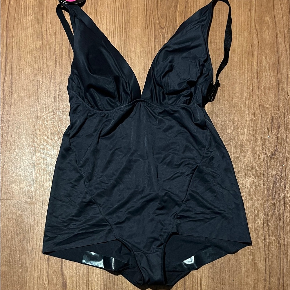 3/$20. NWT Maidenform bodysuit 2XL